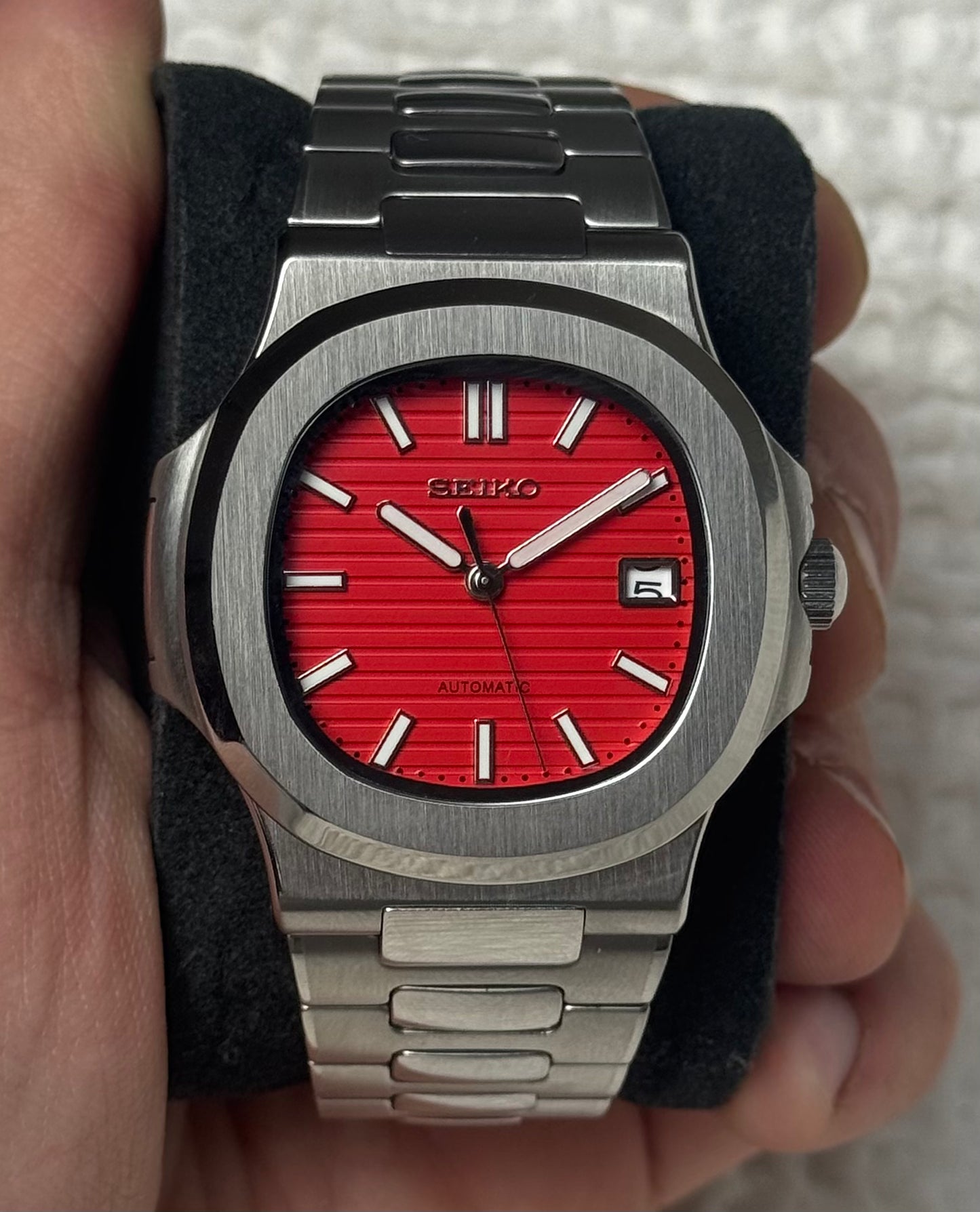 Seiko Nautilus - Crimson